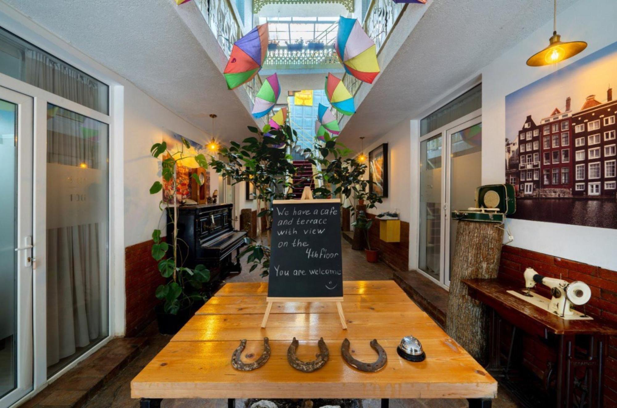 Hotel Tato & Coworking Space Tbilisi ภายนอก รูปภาพ