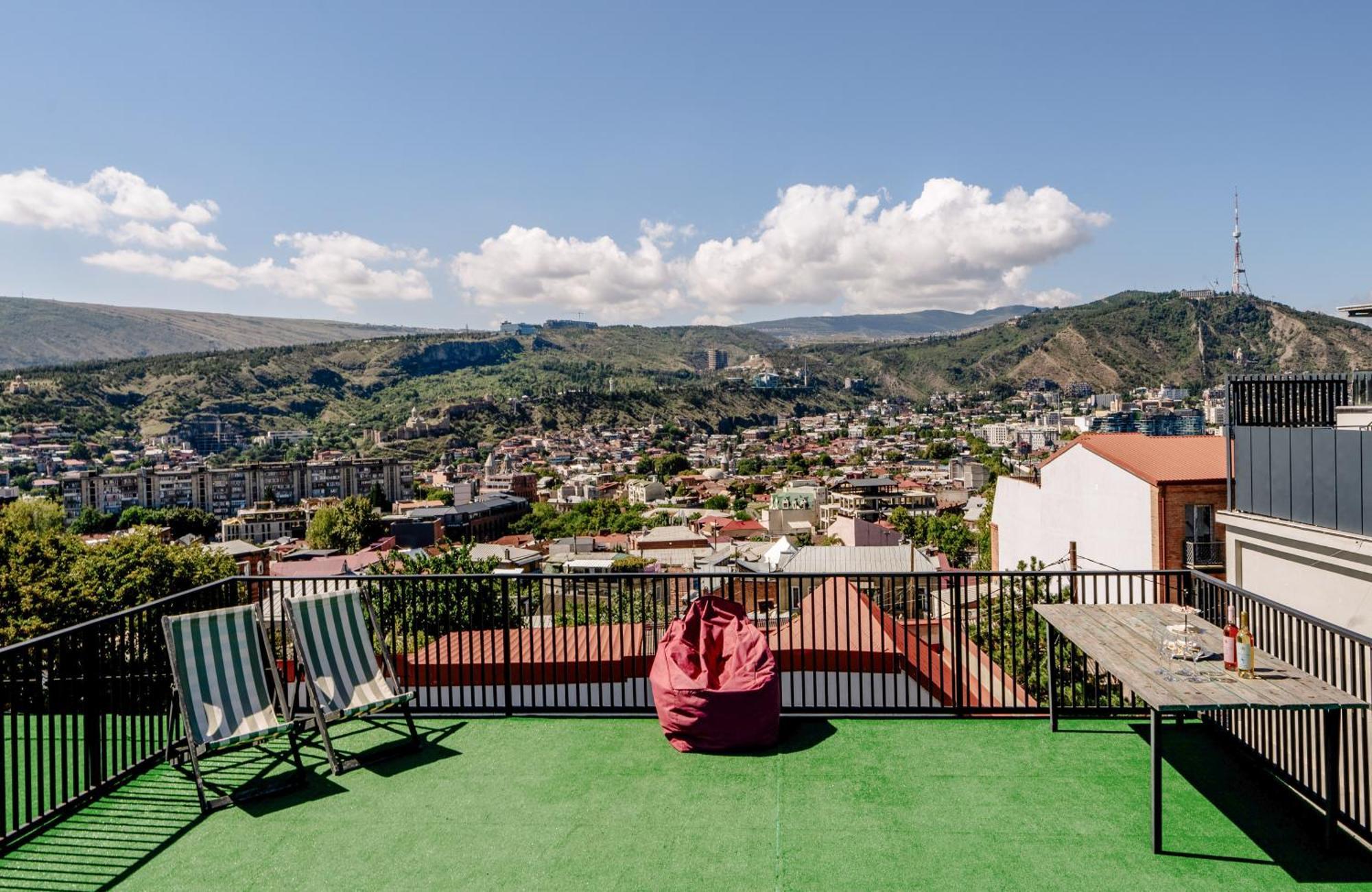 Hotel Tato & Coworking Space Tbilisi ภายนอก รูปภาพ