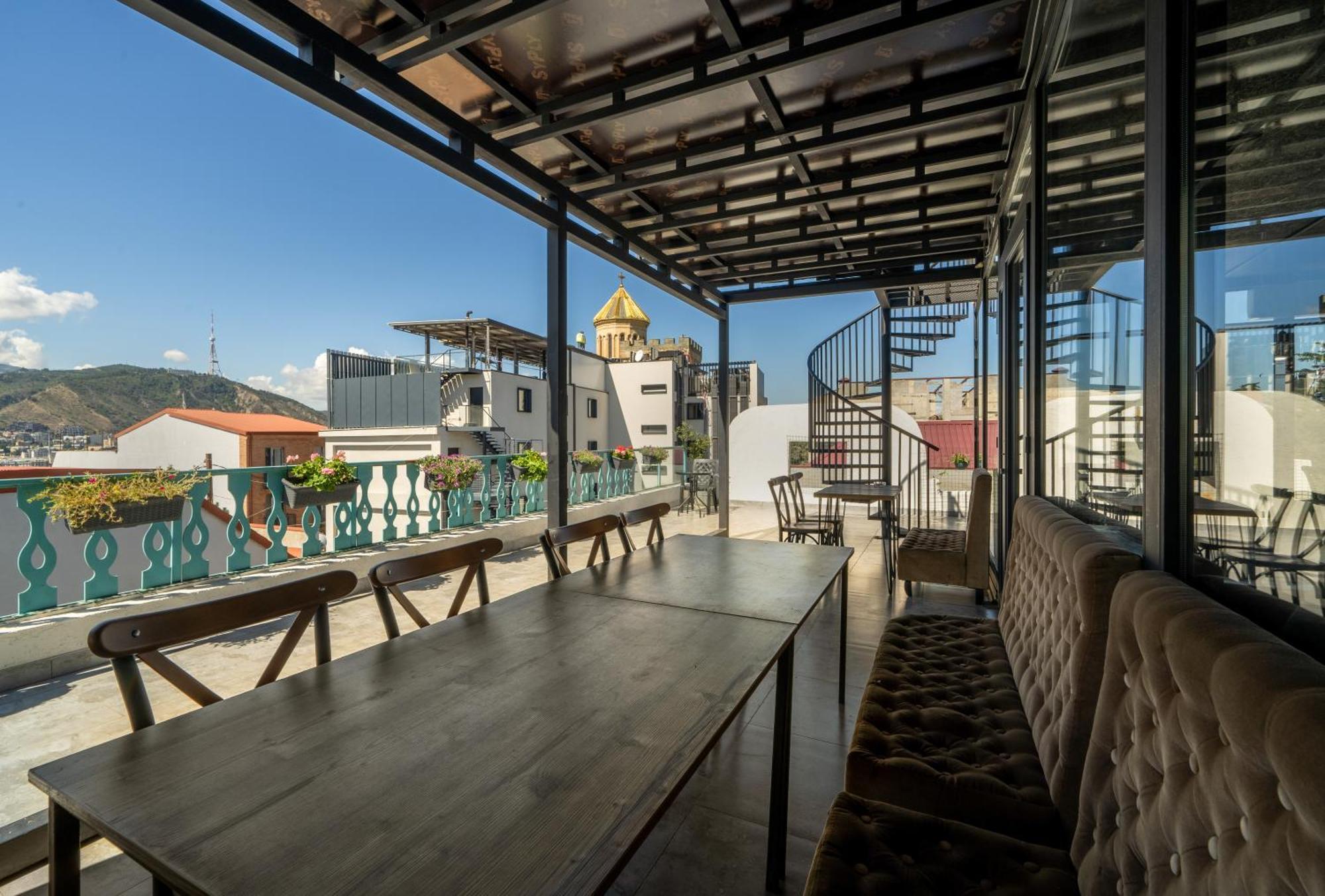 Hotel Tato & Coworking Space Tbilisi ภายนอก รูปภาพ