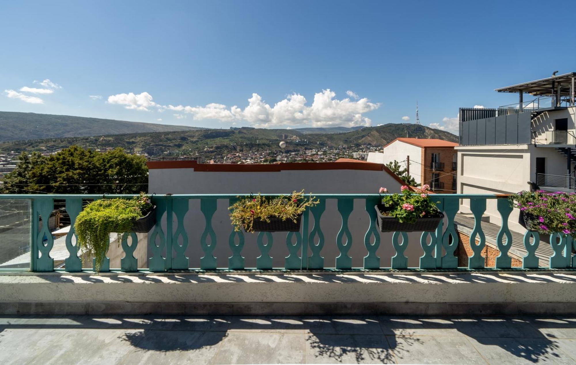 Hotel Tato & Coworking Space Tbilisi ภายนอก รูปภาพ