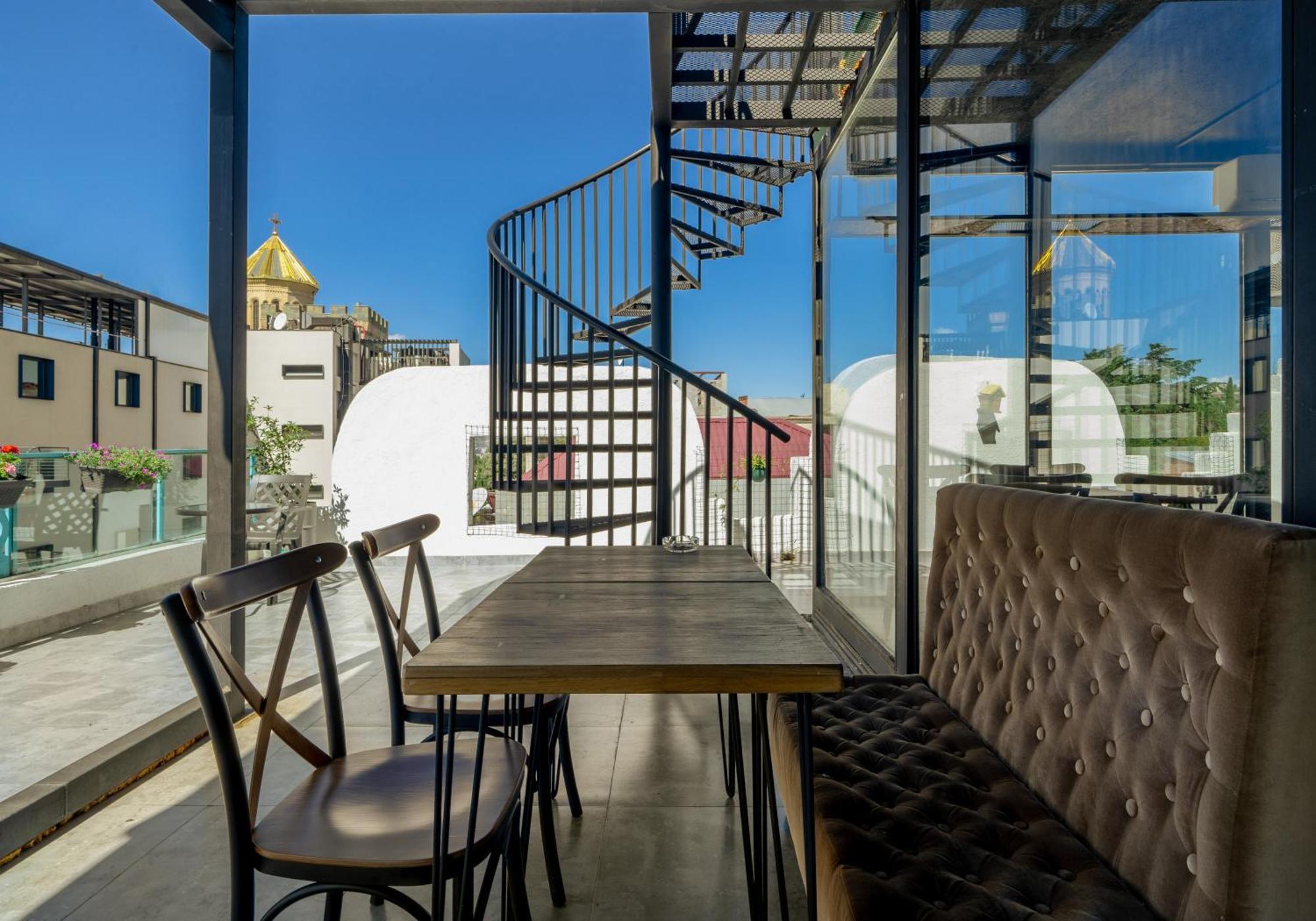 Hotel Tato & Coworking Space Tbilisi ภายนอก รูปภาพ