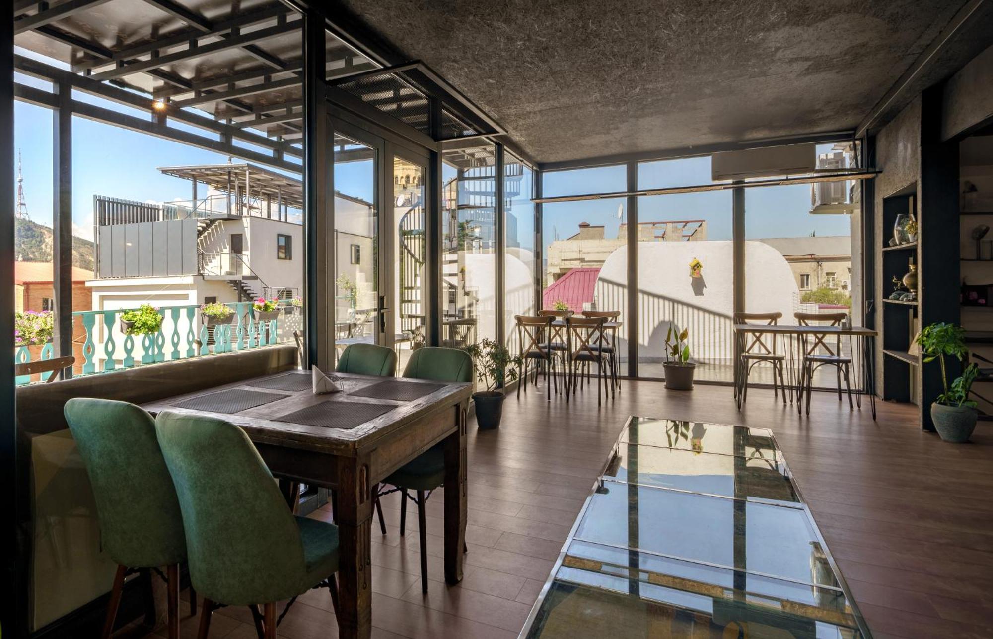 Hotel Tato & Coworking Space Tbilisi ภายนอก รูปภาพ