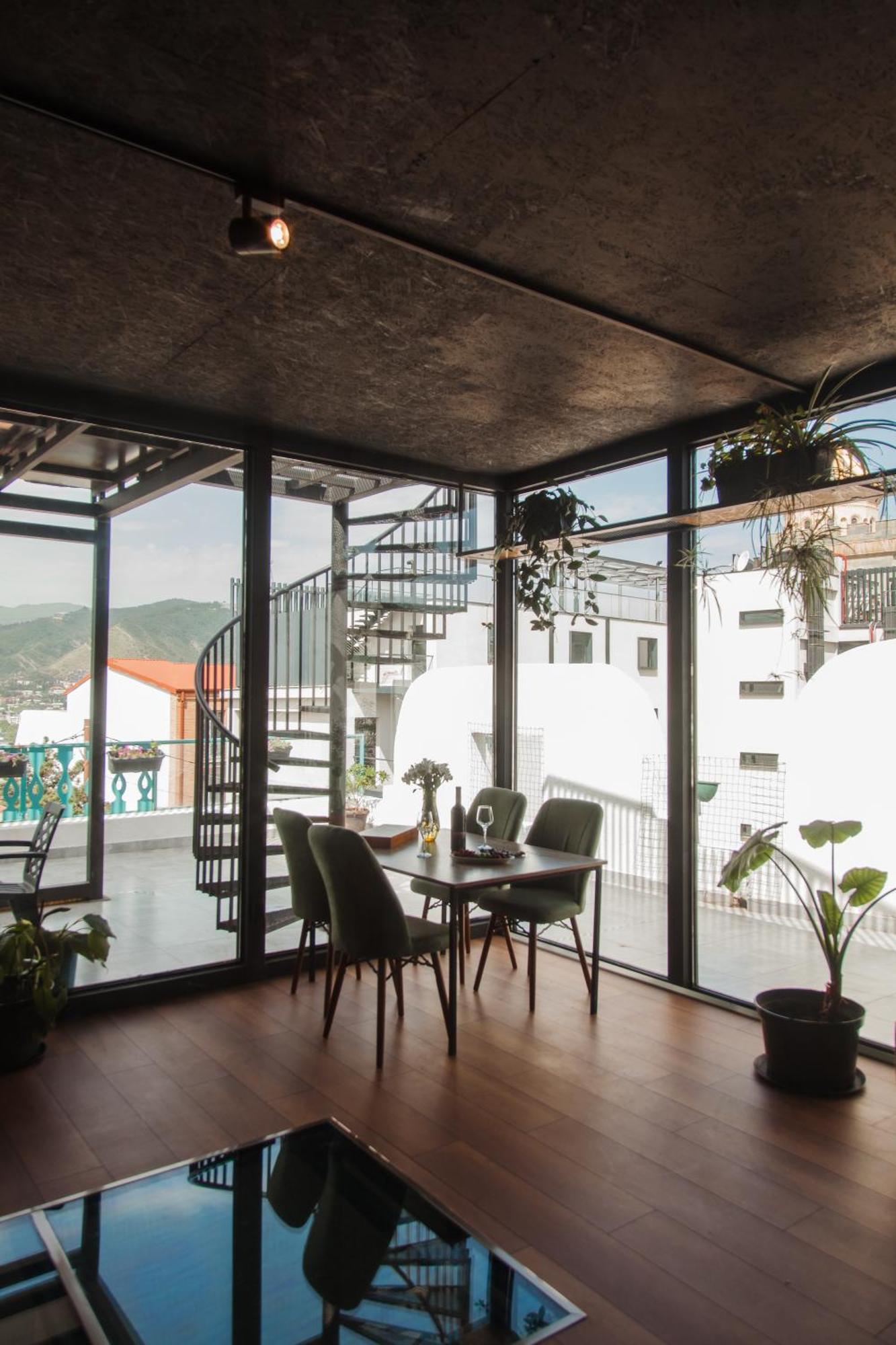 Hotel Tato & Coworking Space Tbilisi ภายนอก รูปภาพ