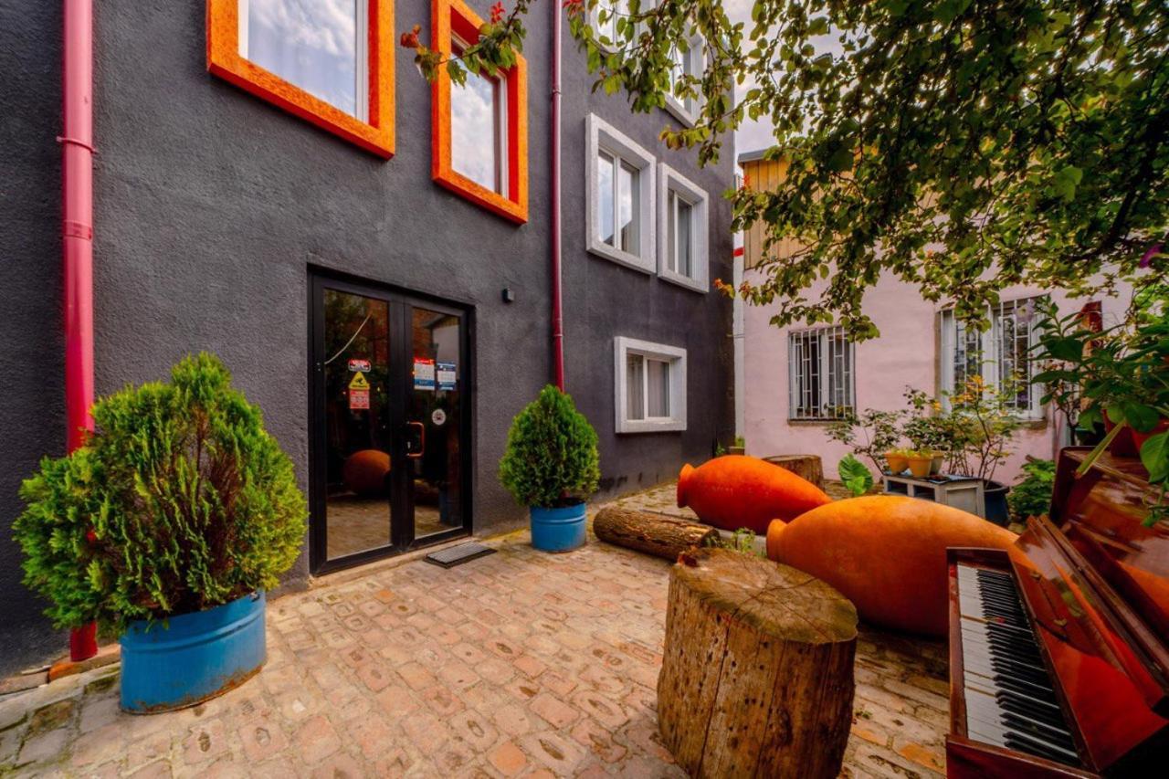 Hotel Tato & Coworking Space Tbilisi ภายนอก รูปภาพ