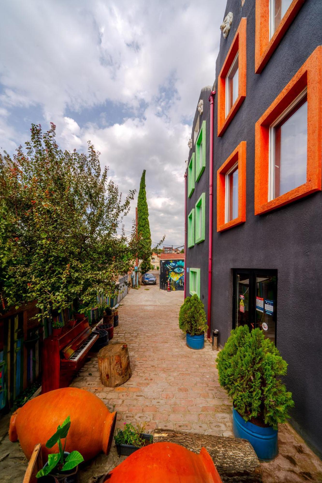 Hotel Tato & Coworking Space Tbilisi ภายนอก รูปภาพ