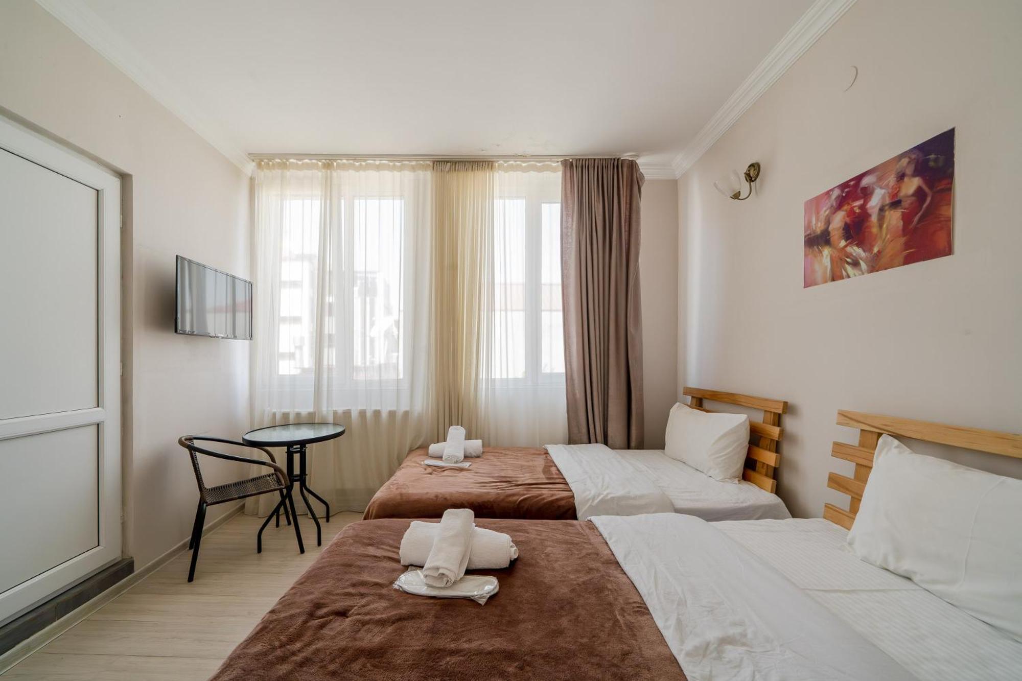 Hotel Tato & Coworking Space Tbilisi ภายนอก รูปภาพ