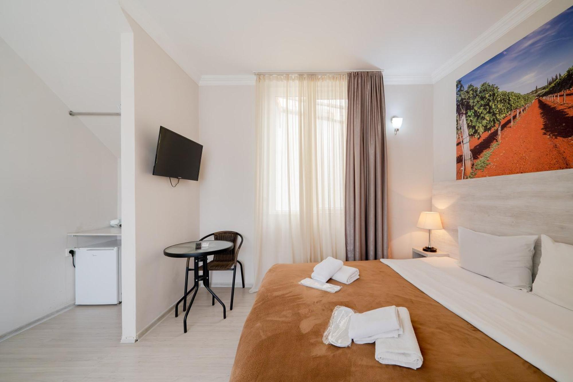 Hotel Tato & Coworking Space Tbilisi ภายนอก รูปภาพ